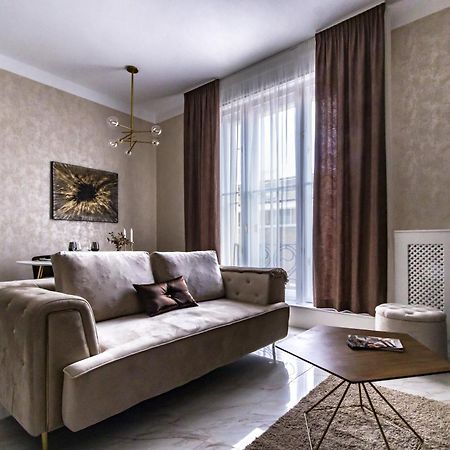 N16 Deluxe Apartment บูดาเปสต์ ภายนอก รูปภาพ
