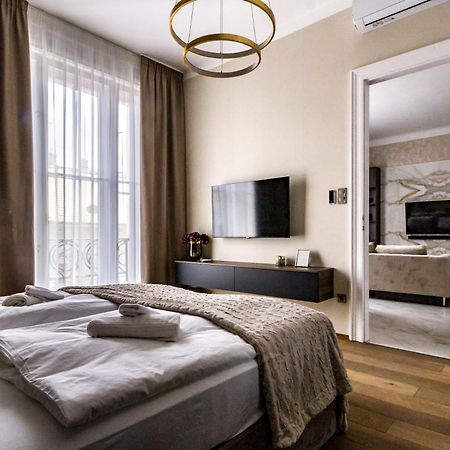 N16 Deluxe Apartment บูดาเปสต์ ภายนอก รูปภาพ