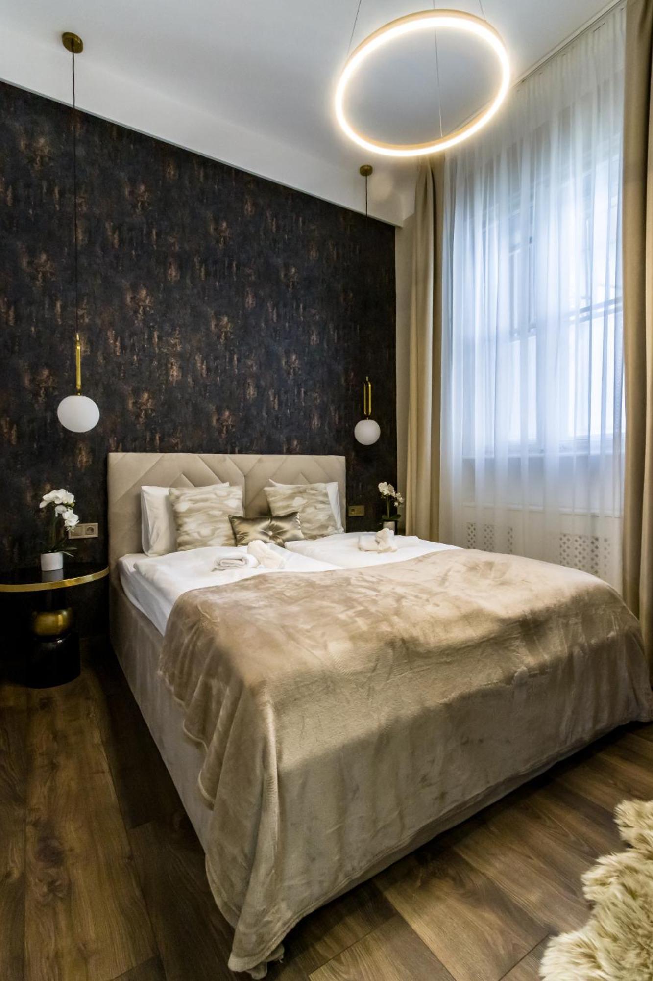 N16 Deluxe Apartment บูดาเปสต์ ภายนอก รูปภาพ