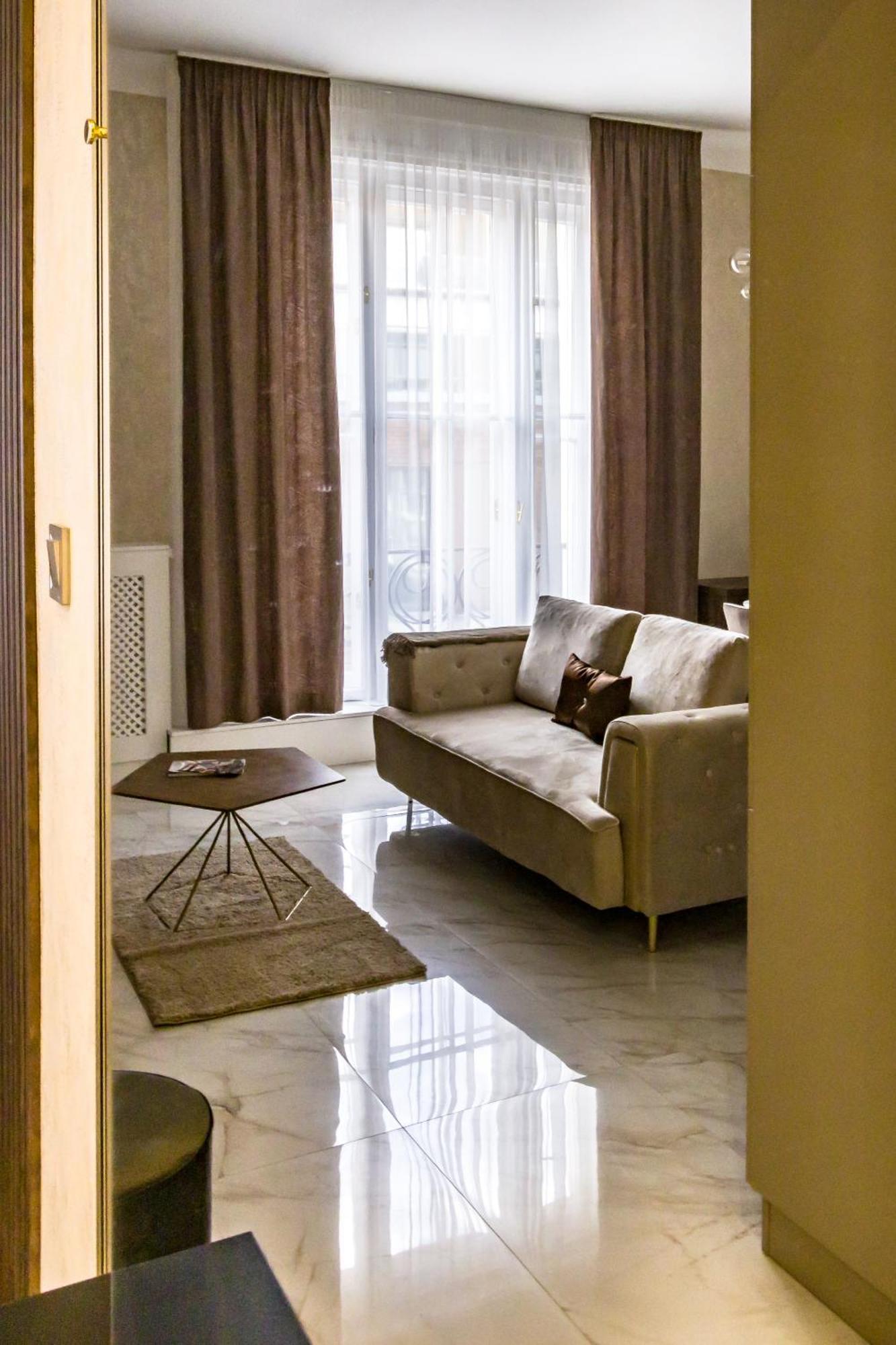 N16 Deluxe Apartment บูดาเปสต์ ภายนอก รูปภาพ