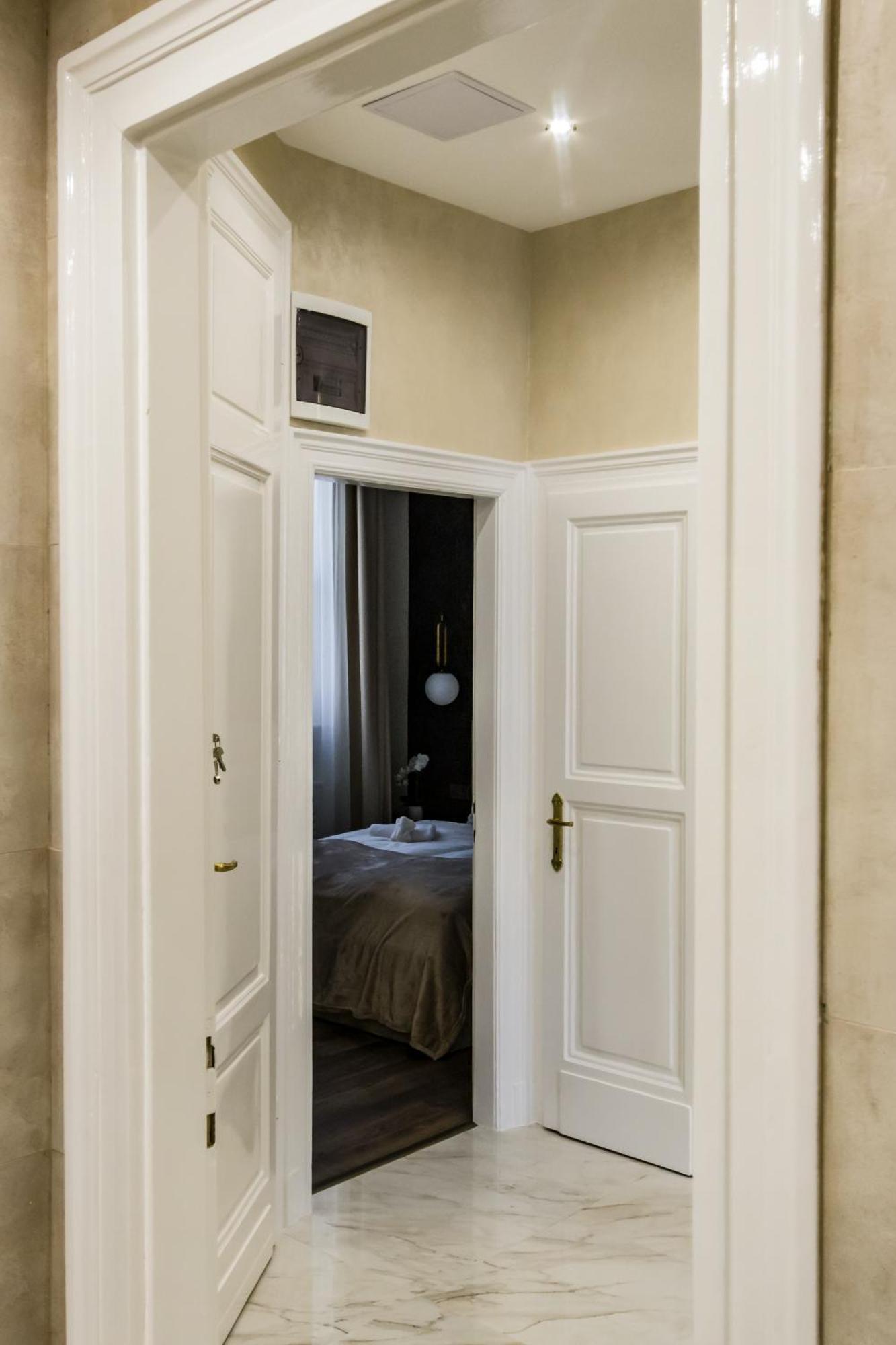 N16 Deluxe Apartment บูดาเปสต์ ภายนอก รูปภาพ